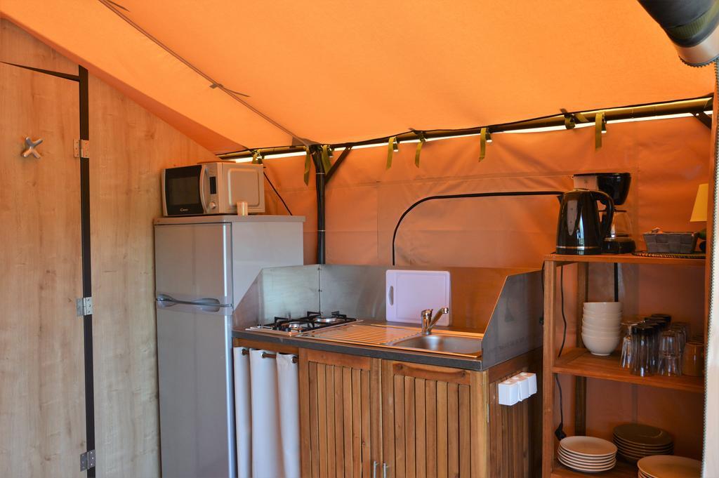 Camping Le Mas De Riri Celles  Exterior foto
